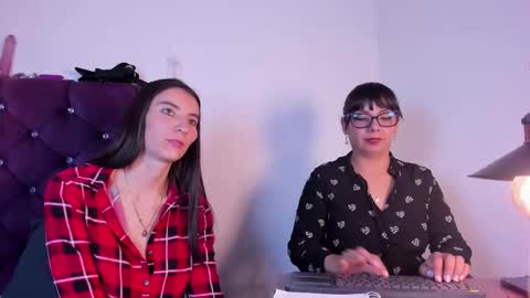 Valkiria and Dione online show from February 9, 2026, 7:51 pm