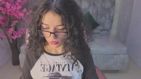 Snapshot of valkiria_ardent_s chatting on February 7, 2026, 12:58 am Valkiria online show from February 7, 2026, 12:58 am