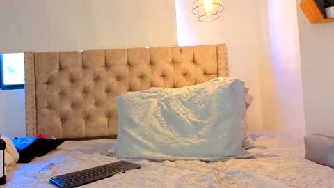 Snapshot of valkirymonts chatting on June 1, 2026, 2:19 pm Valkiry Monts online show from June 1, 2026, 2:19 pm