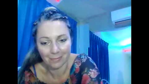 Snapshot of valleriwind chatting on January 24, 2025, 6:35 pm ValleriWind online show from January 24, 2025, 6:35 pm