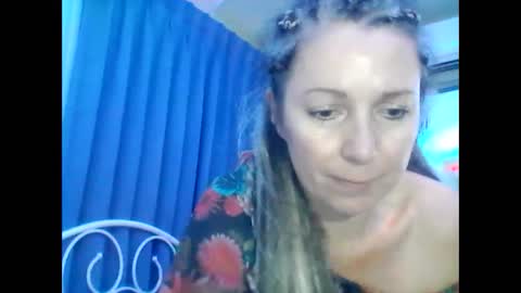 Snapshot of valleriwind chatting on January 25, 2025, 6:34 am ValleriWind online show from January 25, 2025, 6:34 am