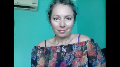 Snapshot of valleriwind chatting on February 4, 2025, 2:17 am ValleriWind online show from February 4, 2025, 2:17 am