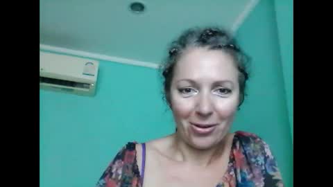 Snapshot of valleriwind chatting on February 4, 2025, 5:21 am ValleriWind online show from February 4, 2025, 5:21 am