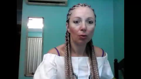 Snapshot of valleriwind chatting on February 6, 2025, 10:10 pm ValleriWind online show from February 6, 2025, 10:10 pm