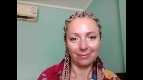 Snapshot of valleriwind chatting on February 11, 2025, 4:11 am ValleriWind online show from February 11, 2025, 4:11 am