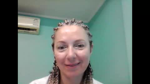 Snapshot of valleriwind chatting on February 12, 2025, 9:22 pm ValleriWind online show from February 12, 2025, 9:22 pm