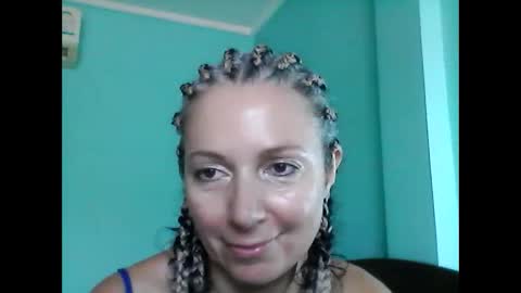 Snapshot of valleriwind chatting on February 14, 2025, 8:10 am ValleriWind online show from February 14, 2025, 8:10 am