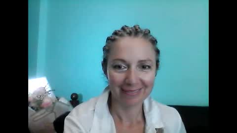 Snapshot of valleriwind chatting on February 17, 2025, 4:09 am ValleriWind online show from February 17, 2025, 4:09 am