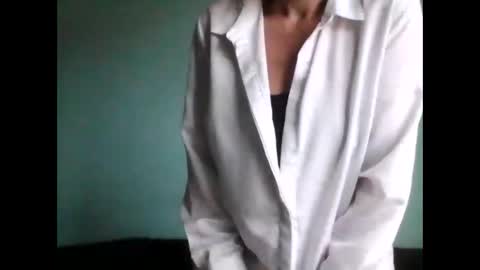 Snapshot of valleriwind chatting on February 17, 2025, 9:56 am ValleriWind online show from February 17, 2025, 9:56 am