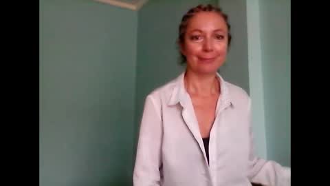 Snapshot of valleriwind chatting on February 18, 2025, 12:48 am ValleriWind online show from February 18, 2025, 12:48 am