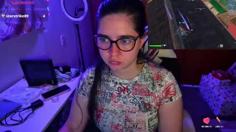 Snapshot of vallolet1_ chatting on December 7, 2024, 3:14 am Im Violet online show from December 7, 2024, 3:14 am