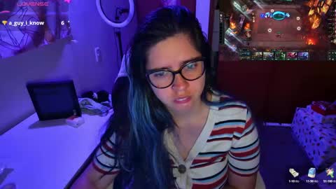 Snapshot of vallolet1_ chatting on December 8, 2024, 6:54 am Im Violet online show from December 8, 2024, 6:54 am