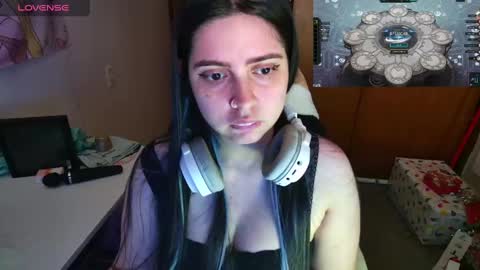 Snapshot of vallolet1_ chatting on December 20, 2024, 3:14 am Im Violet online show from December 20, 2024, 3:14 am