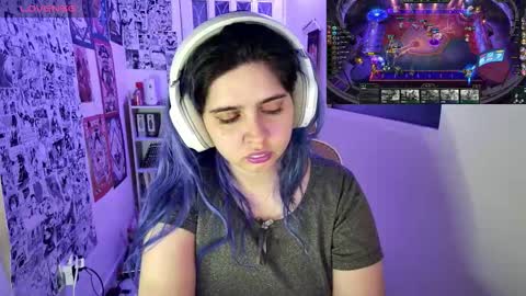 Snapshot of vallolet1_ chatting on October 16, 2025, 2:01 am Im Violet online show from October 16, 2025, 2:01 am