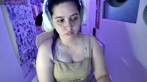 Im Violet online show from February 21, 2026, 2:12 am