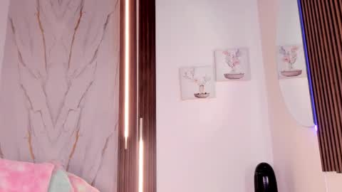 Vallolet Peach  online show from February 6, 2026, 12:08 pm