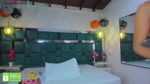 valtira nova online show from November 3, 2025, 6:53 pm