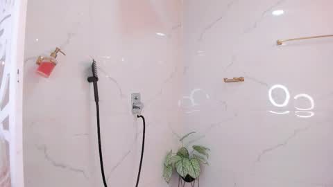 valyx7 online show from December 4, 2025, 8:28 pm