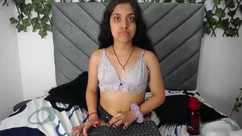 Snapshot of vamarap chatting on November 3, 2025, 7:20 am amara online show from November 3, 2025, 7:20 am