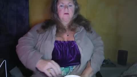 vampwoman online show from February 16, 2026, 8:54 am