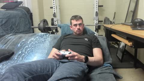 Snapshot of vandal2021 chatting on January 31, 2025, 11:35 pm Vandal2021 online show from January 31, 2025, 11:35 pm