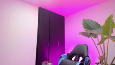 Snapshot of vandalovee chatting on October 13, 2025, 9:42 am Babi Alu online show from October 13, 2025, 9:42 am