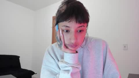 Snapshot of vandalovee chatting on October 23, 2025, 9:57 pm Babi Alu online show from October 23, 2025, 9:57 pm