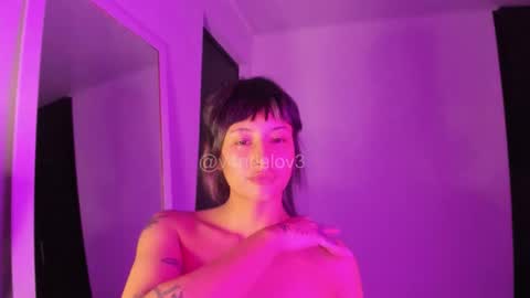 Snapshot of vandalovee chatting on November 27, 2025, 1:29 am Babi Alu online show from November 27, 2025, 1:29 am