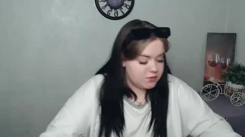 Vanda online show from March 11, 2025, 5:02 pm