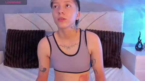 vane_grey online show from June 10, 2026, 6:07 pm