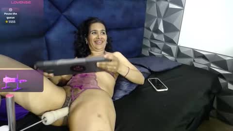 Vanessa online show from November 8, 2025, 9:02 pm