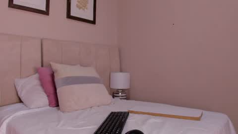 vanessa__cb online show from June 20, 2026, 11:35 am