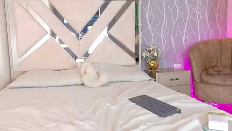    online show from November 20, 2025, 11:54 am