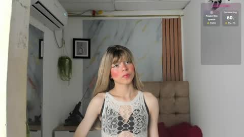 vanessa_jenner online show from April 21, 2026, 2:04 am