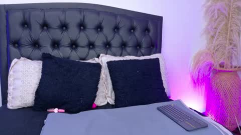 vanessa_mejiia online show from June 4, 2026, 8:59 pm