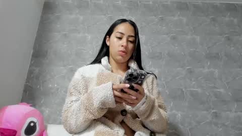 Snapshot of vanessaadol chatting on February 23, 2025, 12:05 pm vanessaadol online show from February 23, 2025, 12:05 pm