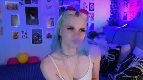 Snapshot of vanessaaustin chatting on July 1, 2026, 2:51 pm Vanessa online show from July 1, 2026, 2:51 pm