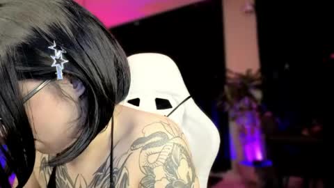 Vanessa  online show from June 8, 2026, 1:28 am