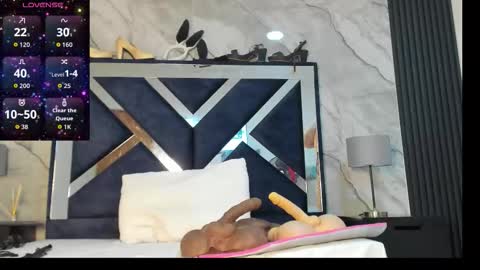 Vanessa Hard online show from December 14, 2025, 7:40 pm