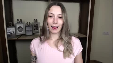 Snapshot of vanessakim_ chatting on March 3, 2026, 5:41 pm Vanessa online show from March 3, 2026, 5:41 pm