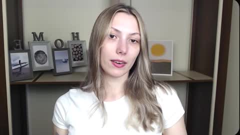 Vanessa online show from March 18, 2026, 5:38 pm