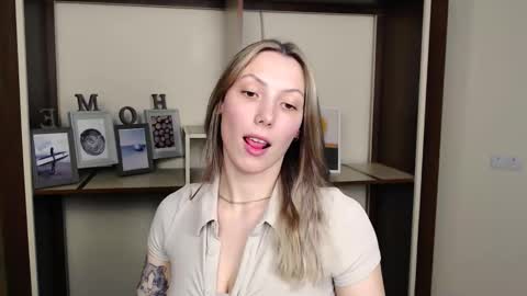 Vanessa online show from March 25, 2026, 5:41 pm