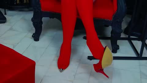 Snapshot of vanessamorningstar1 chatting on February 19, 2025, 4:44 pm Miss Vanessa online show from February 19, 2025, 4:44 pm