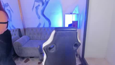 vanessascott_ online show from March 19, 2026, 5:33 am