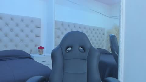 Snapshot of vanessascott_ chatting on April 23, 2026, 8:46 am vanessascott_ online show from April 23, 2026, 8:46 am