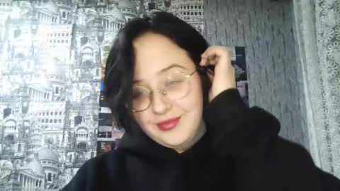 vanessashadow online show from November 26, 2025, 6:53 pm