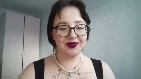 vanessashadow online show from April 27, 2026, 2:37 pm