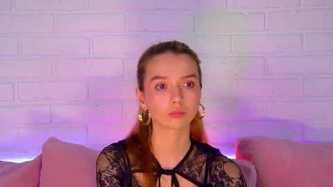 VanessaVienne online show from February 26, 2026, 4:33 am