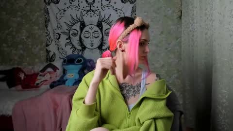 Snapshot of vanilla_arya chatting on March 6, 2025, 12:30 pm Adelina online show from March 6, 2025, 12:30 pm