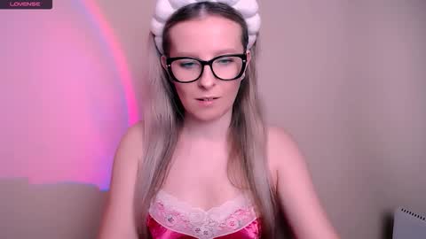 Mia online show from February 14, 2026, 7:49 am